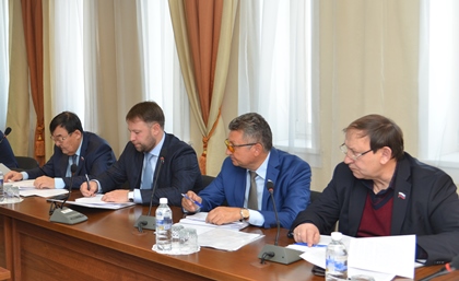 Комитет рассмотрел вопросы поддержки коренных малочисленных народов, охраны Байкала и развития сельхозпроизводства